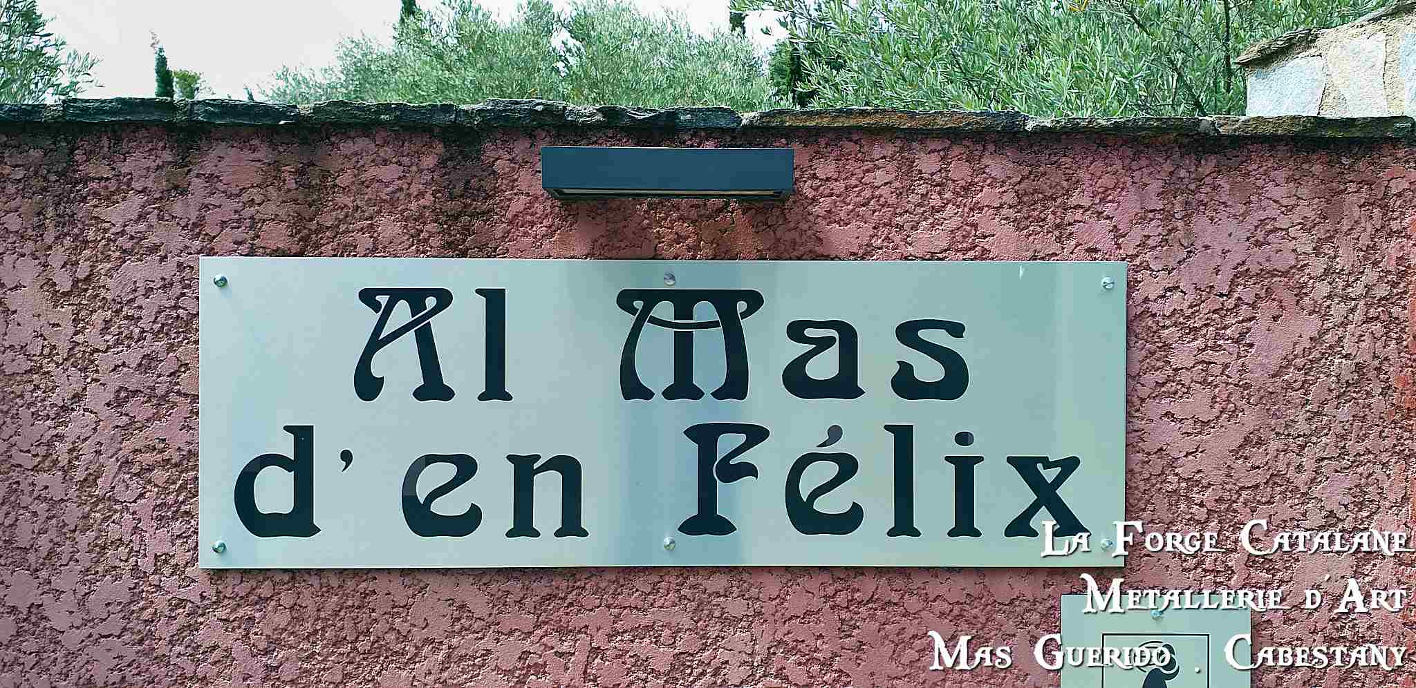 nom de maison en decoupe laser forge catalane.jpg